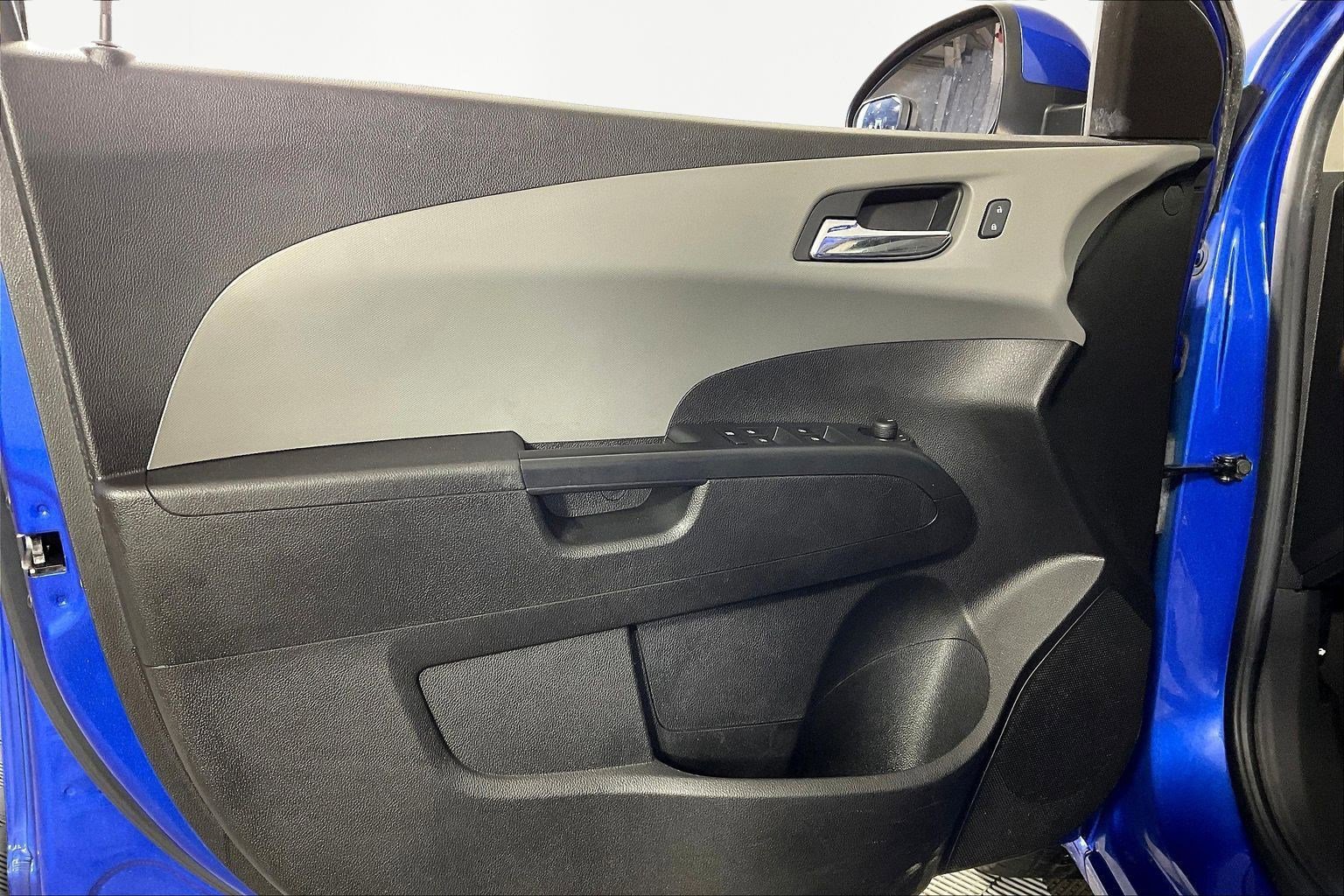 Used 2016 Chevrolet Sonic LT FWD image 19