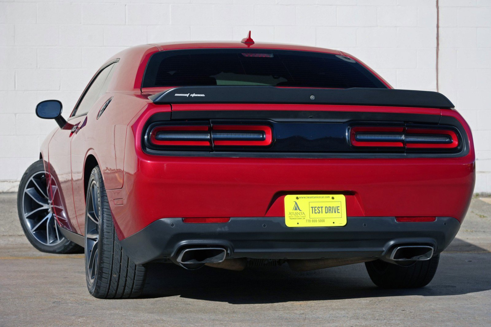 Used 2016 Dodge Challenger R/T Scat Pack w/ Leather Interior Group RWD image 5