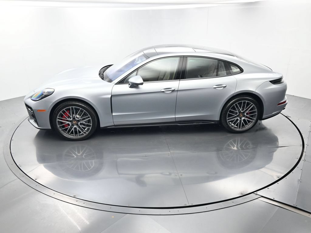 Certified 2026 Porsche Panamera GTS AWD/4WD image 37