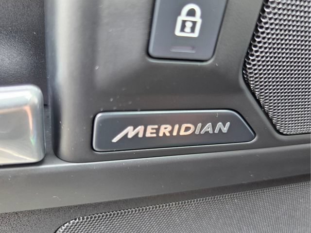Used 2025 Land Rover Defender 110 S AWD/4WD image 35