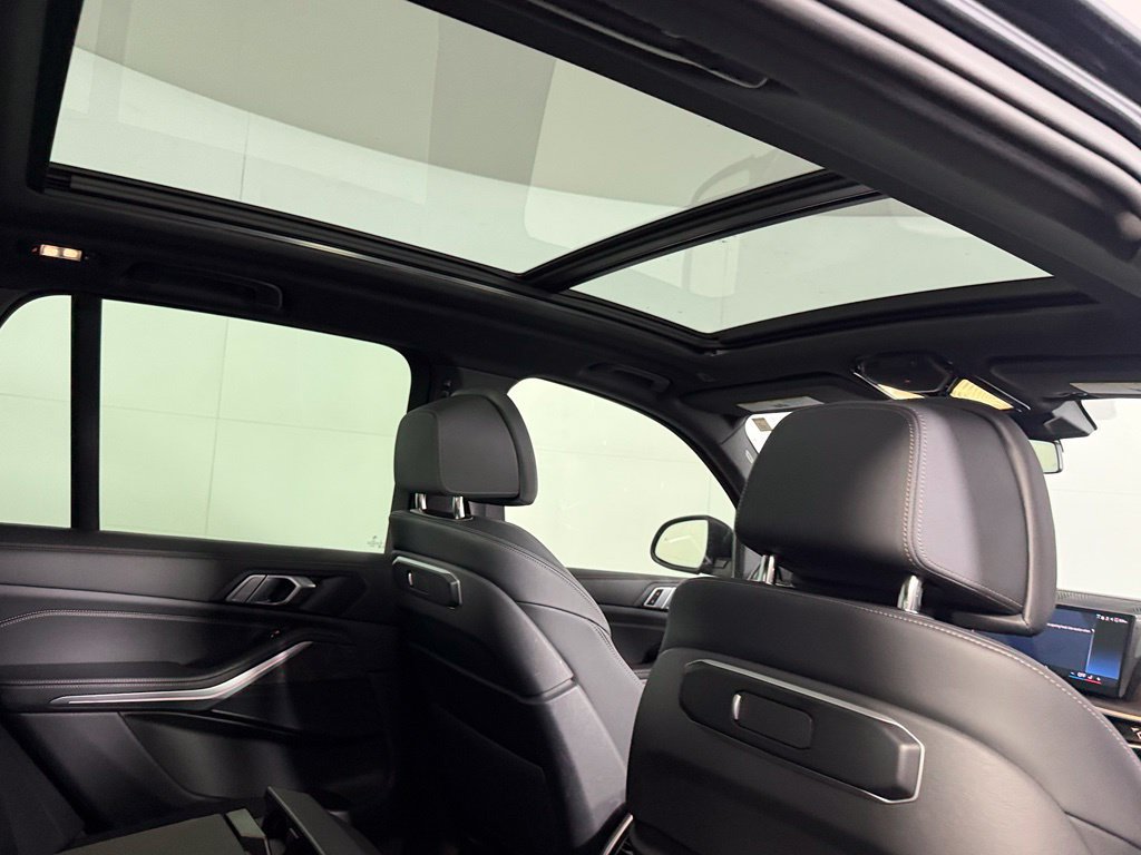 Used 2025 BMW X5 sDrive40i w/ Climate Comfort Package RWD image 21
