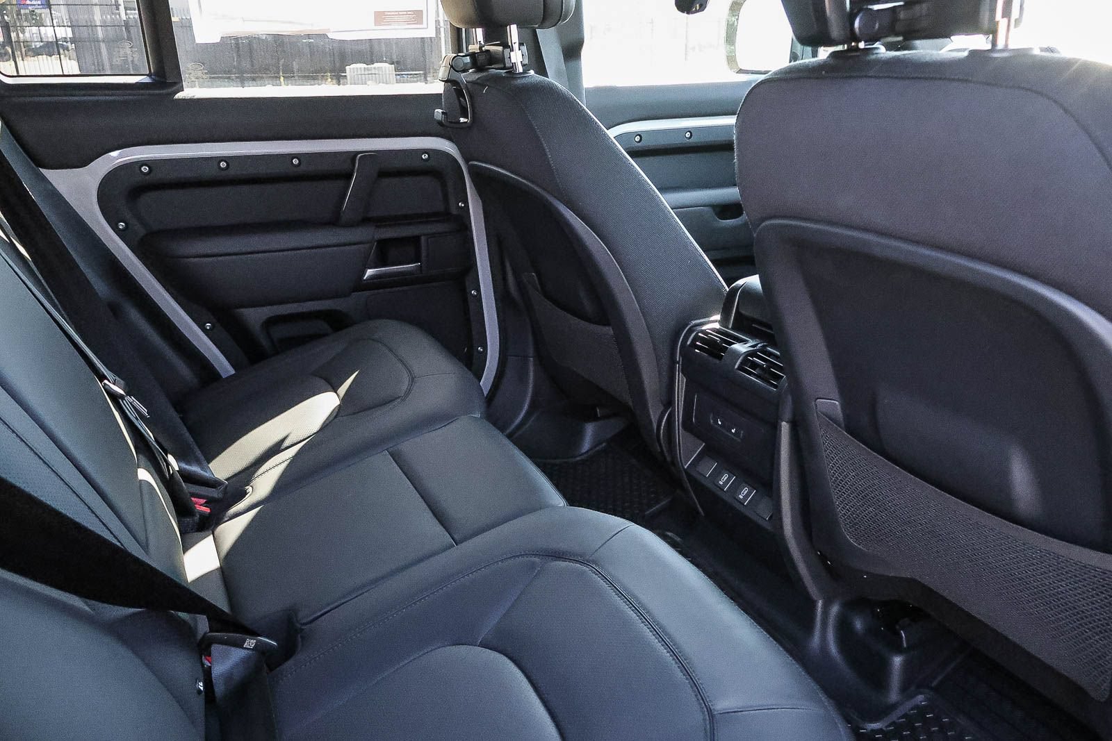 New 2026 Land Rover Defender 110 X AWD/4WD image 19