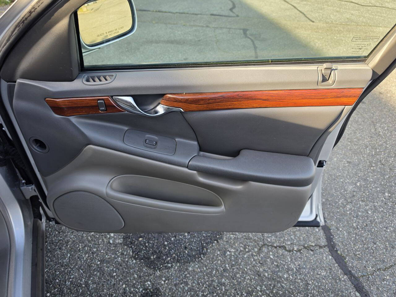 Used 2000 Cadillac De Ville FWD image 28