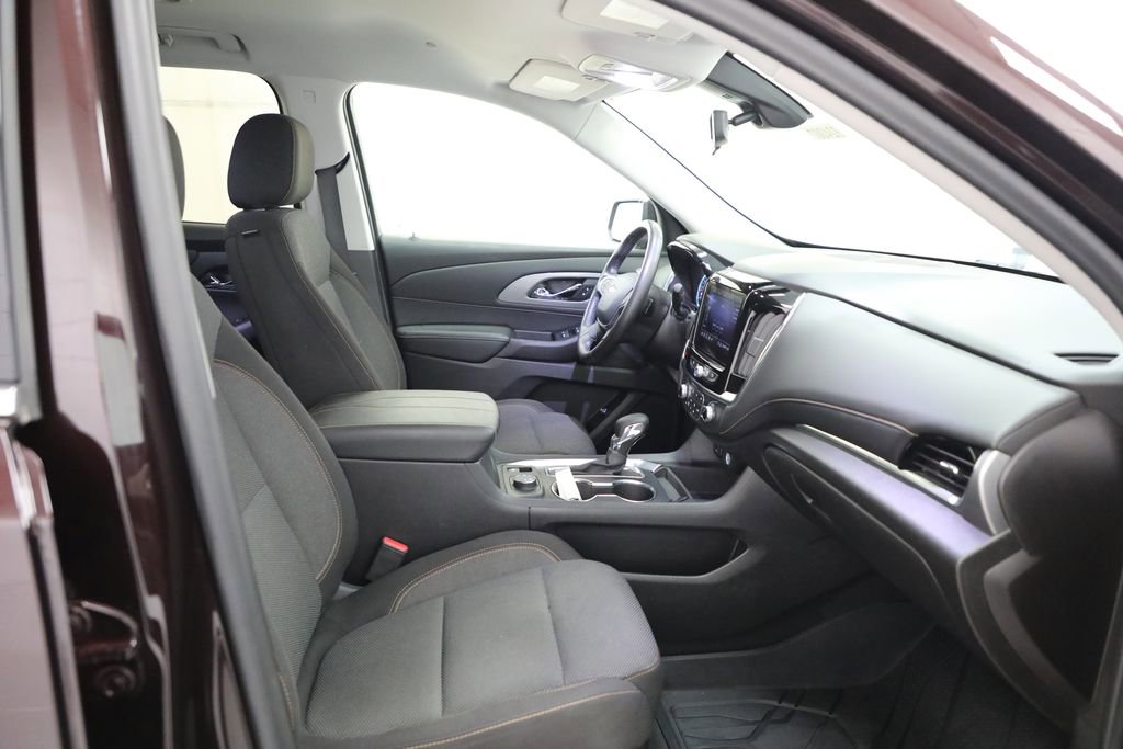 Certified 2021 Chevrolet Traverse LT w/ LPO, Floor Liner Package AWD/4WD image 9