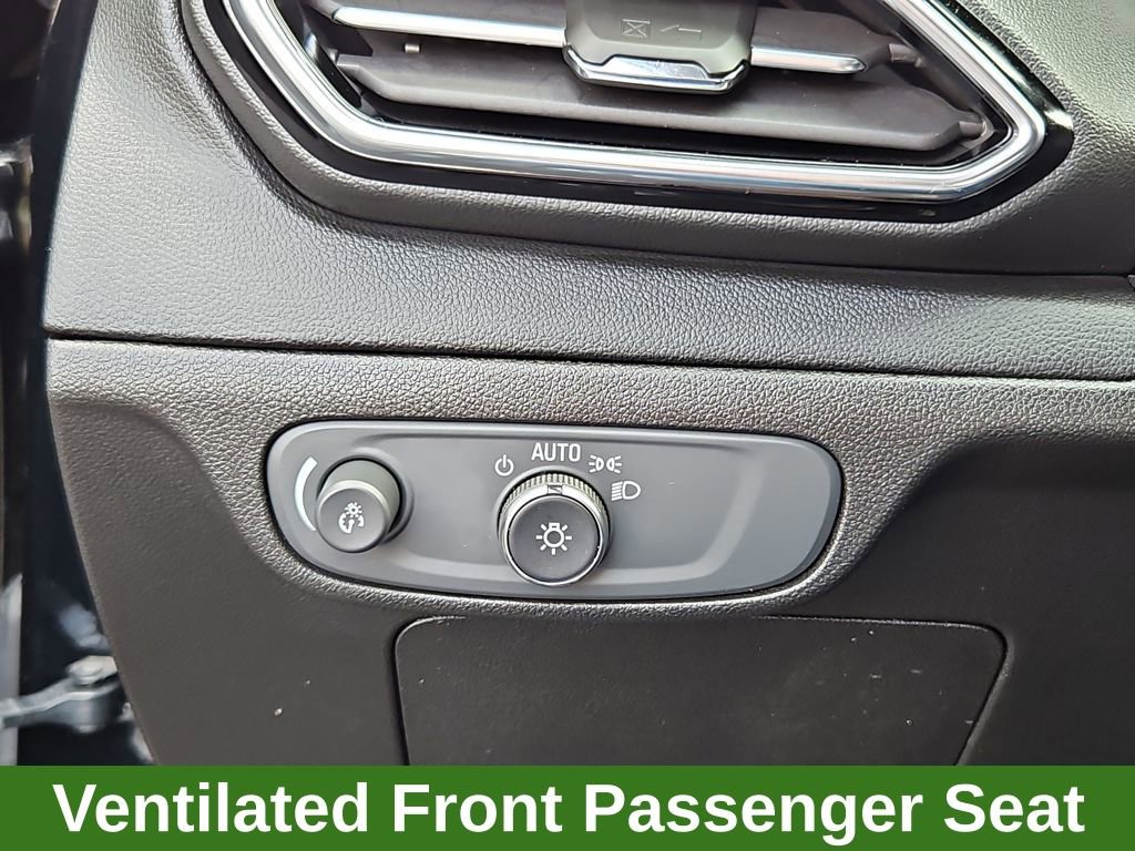 Used 2023 Chevrolet Bolt EUV LT w/ Convenience Package image 15