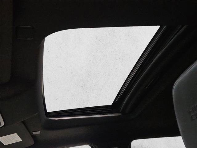 Used 2020 Chevrolet Silverado 1500 High Country w/ Technology Package image 17