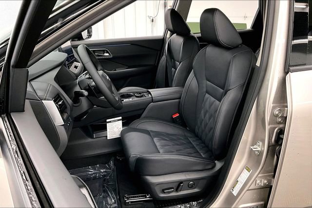 New 2026 Nissan Rogue Platinum image 10
