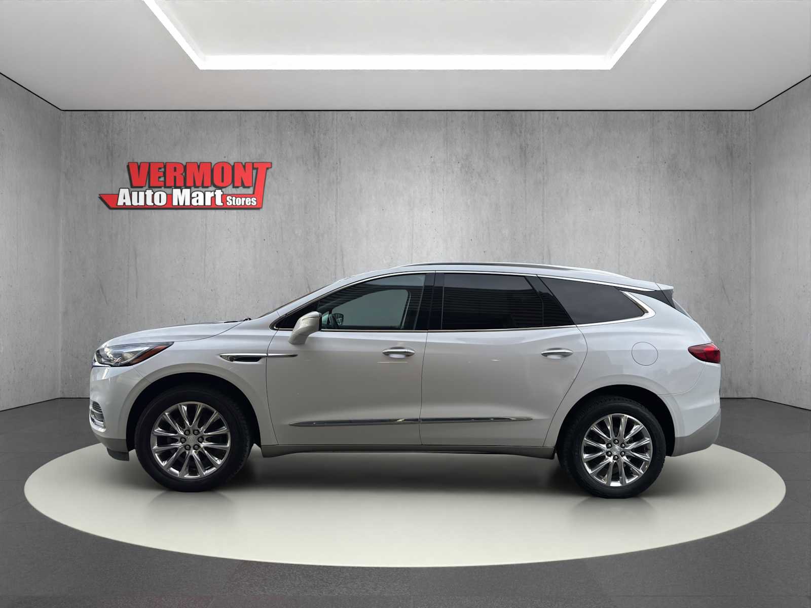 Used 2021 Buick Enclave Premium w/ Sun and Sites Package image 4