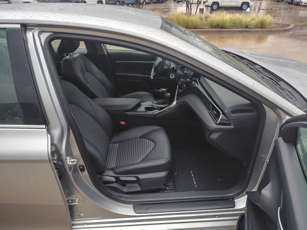 Used 2024 Toyota Camry SE FWD image 25