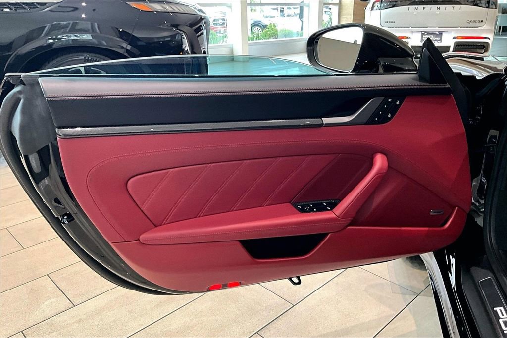 Used 2025 Porsche 911 Carrera RWD image 21