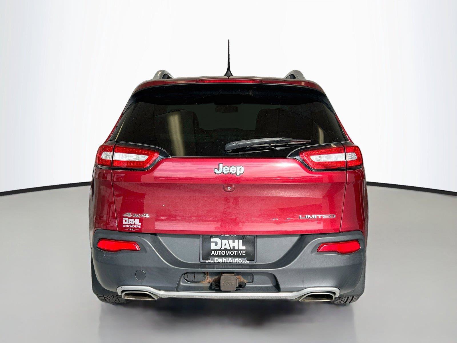 Used 2016 Jeep Cherokee Limited w/ Trailer Tow Group AWD/4WD image 12