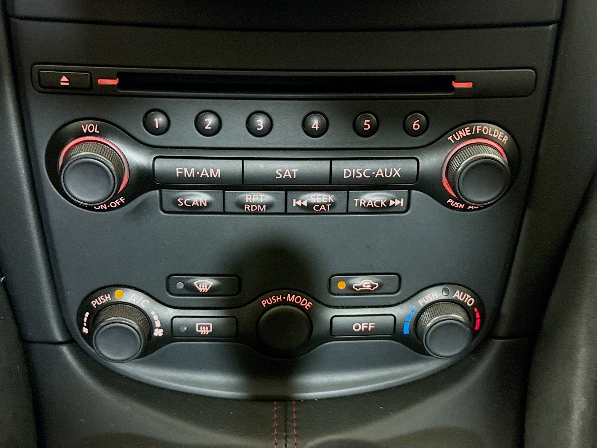 Used 2015 Nissan 370Z NISMO image 17