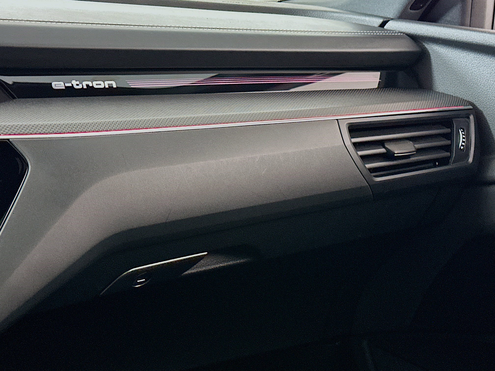 Used 2024 Audi SQ8 e-tron Premium Plus w/ Black Optic Package image 16