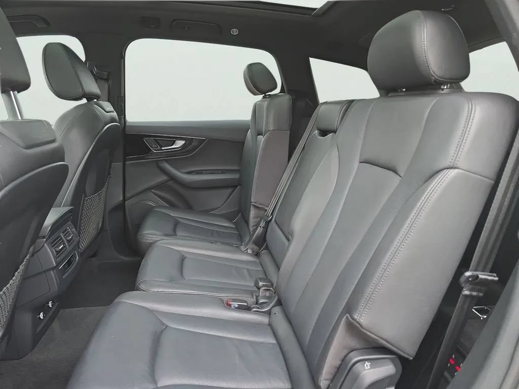 Used 2019 Audi Q7 3.0T Premium Plus w/ Premium Plus Package AWD/4WD image 10
