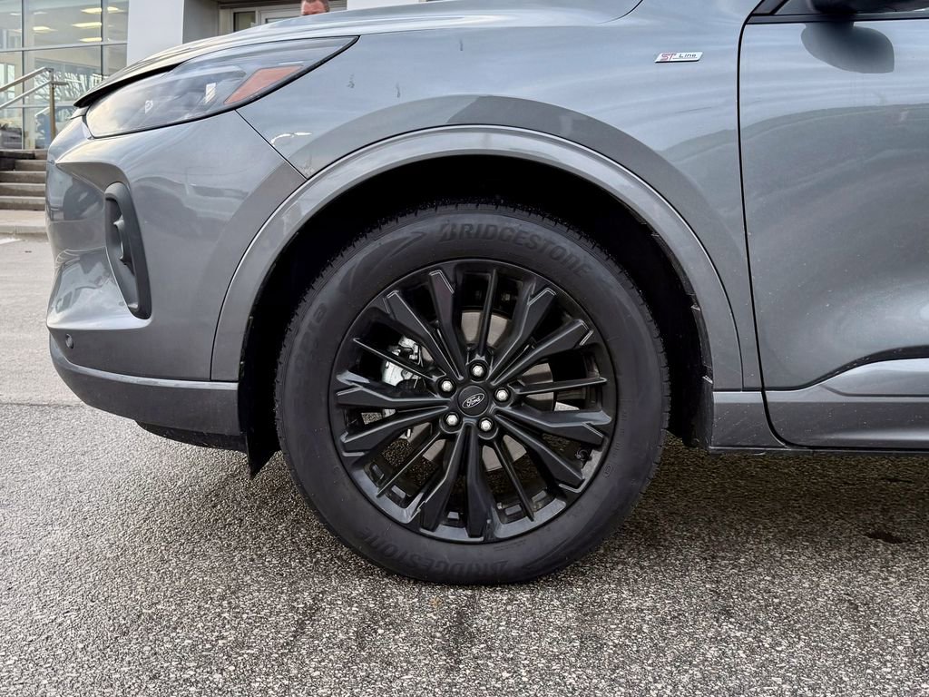 Certified 2025 Ford Escape ST-Line Elite w/ Premium Technology Package image 27