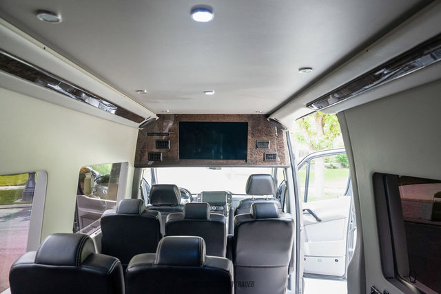 Used 2017 Mercedes-Benz Sprinter 3500 image 64
