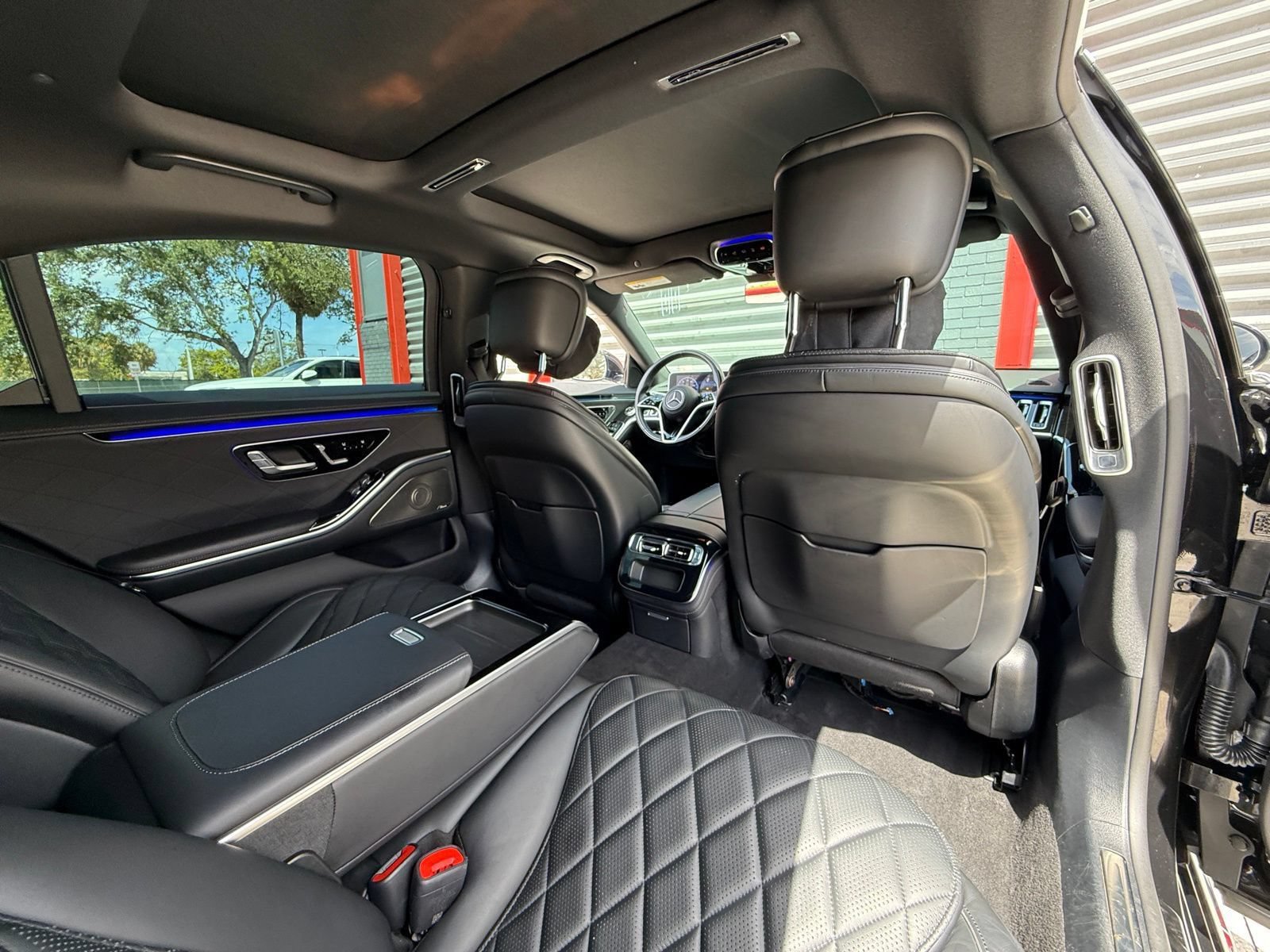 Used 2024 Mercedes-Benz S 580 4MATIC Sedan w/ AMG Line image 33