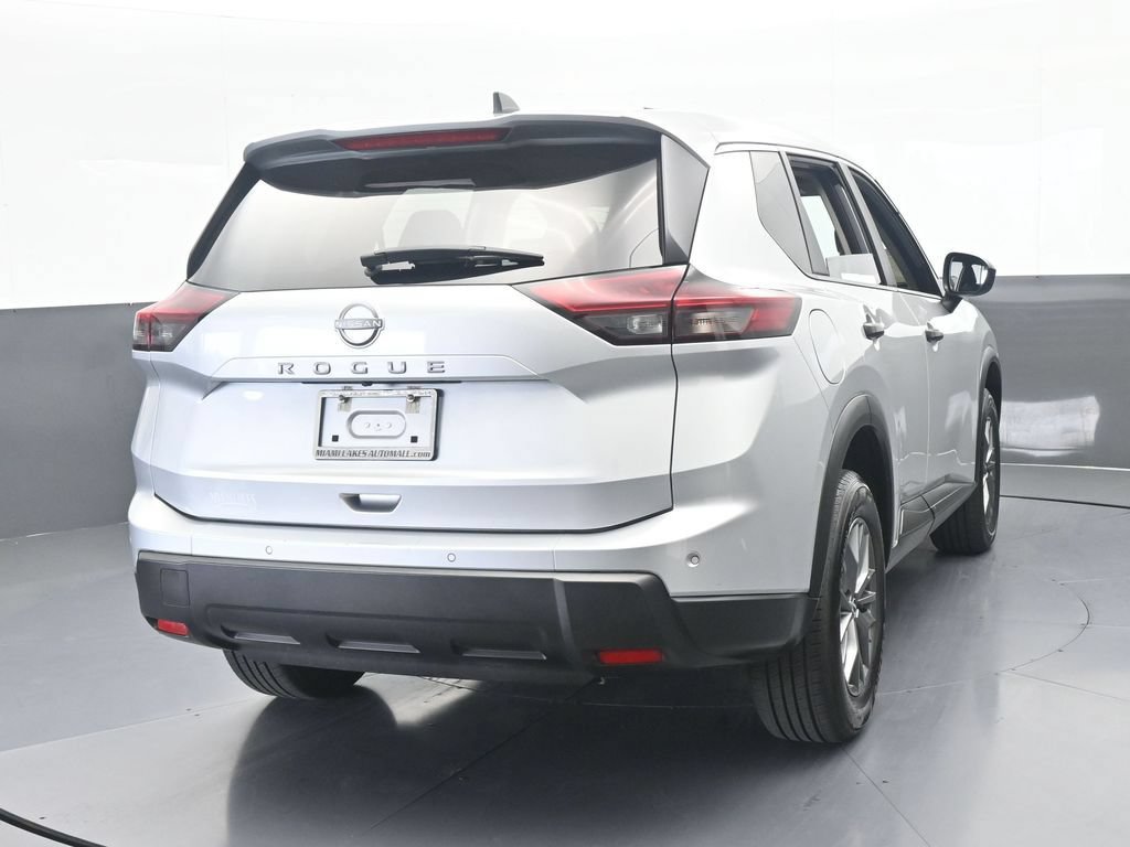 Used 2024 Nissan Rogue S FWD image 5