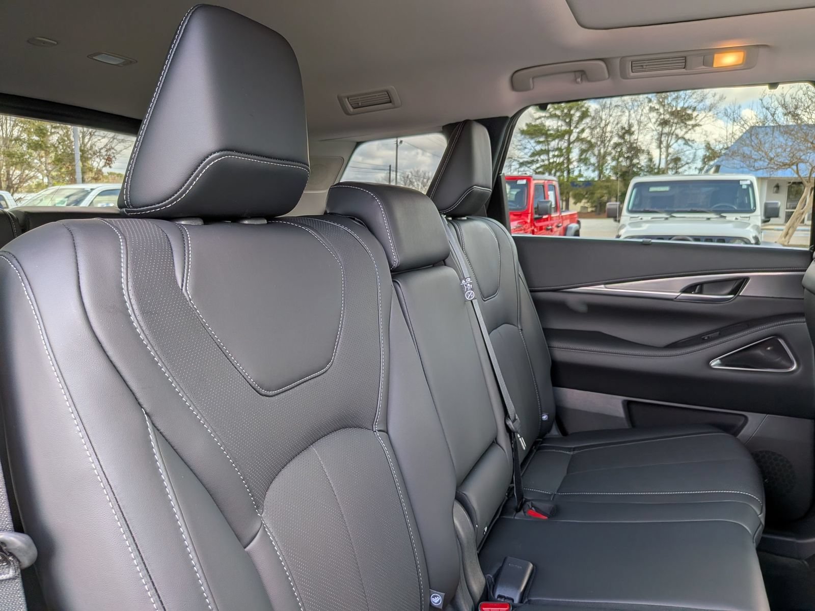 Used 2026 INFINITI QX60 Luxe w/ Cargo Package AWD/4WD image 34