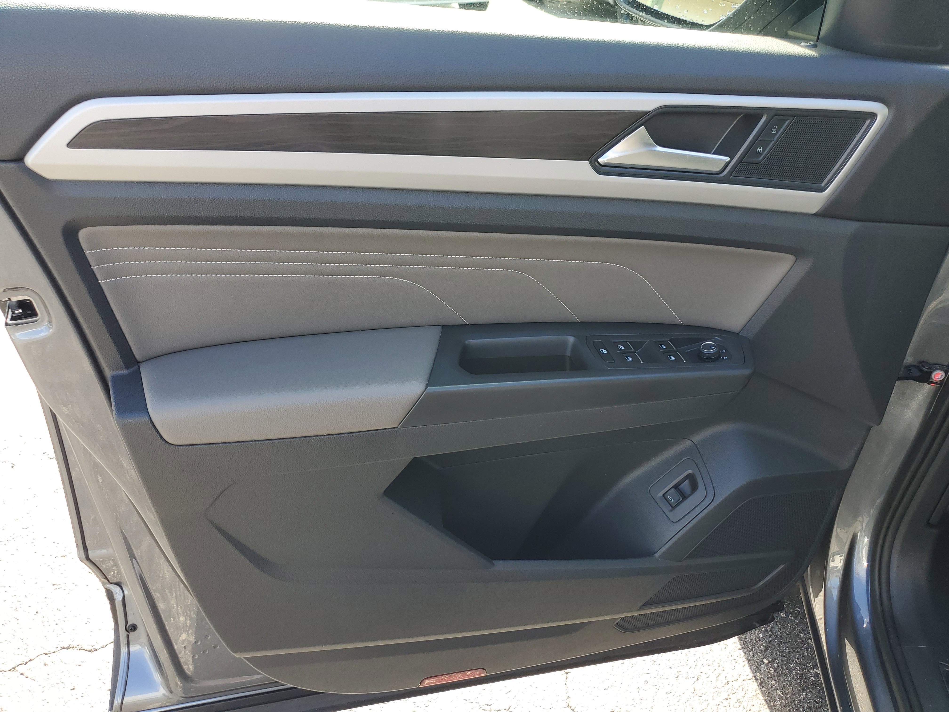 Certified 2022 Volkswagen Atlas SE w/ Panoramic Sunroof Package image 22