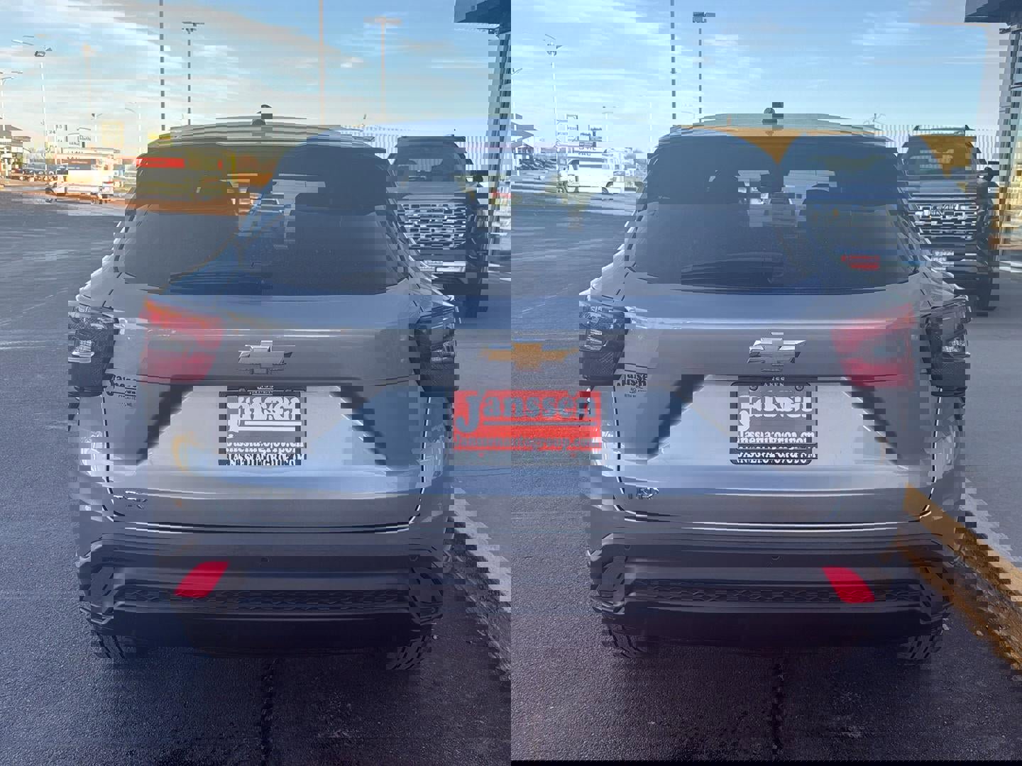 Used 2025 Chevrolet Trax LS w/ LS Convenience Package image 3