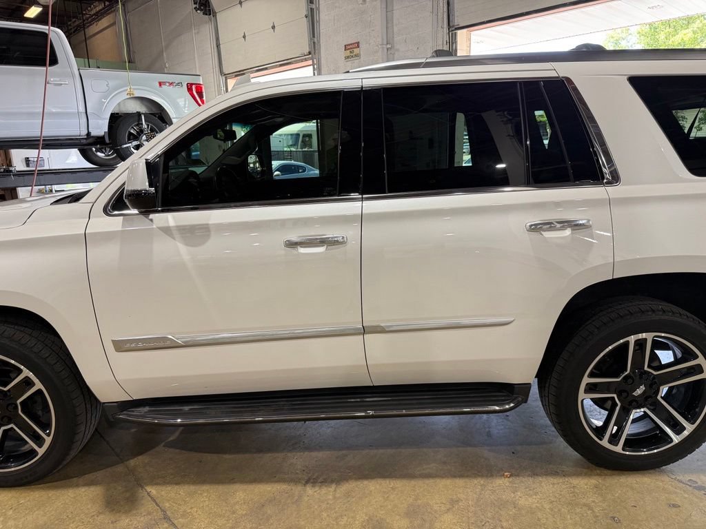 Used 2020 Cadillac Escalade Luxury AWD/4WD image 11