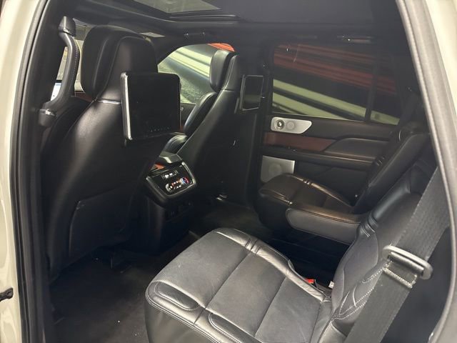 Used 2020 Lincoln Navigator Reserve w/ Equipment Group 208A Reserve AWD/4WD image 12