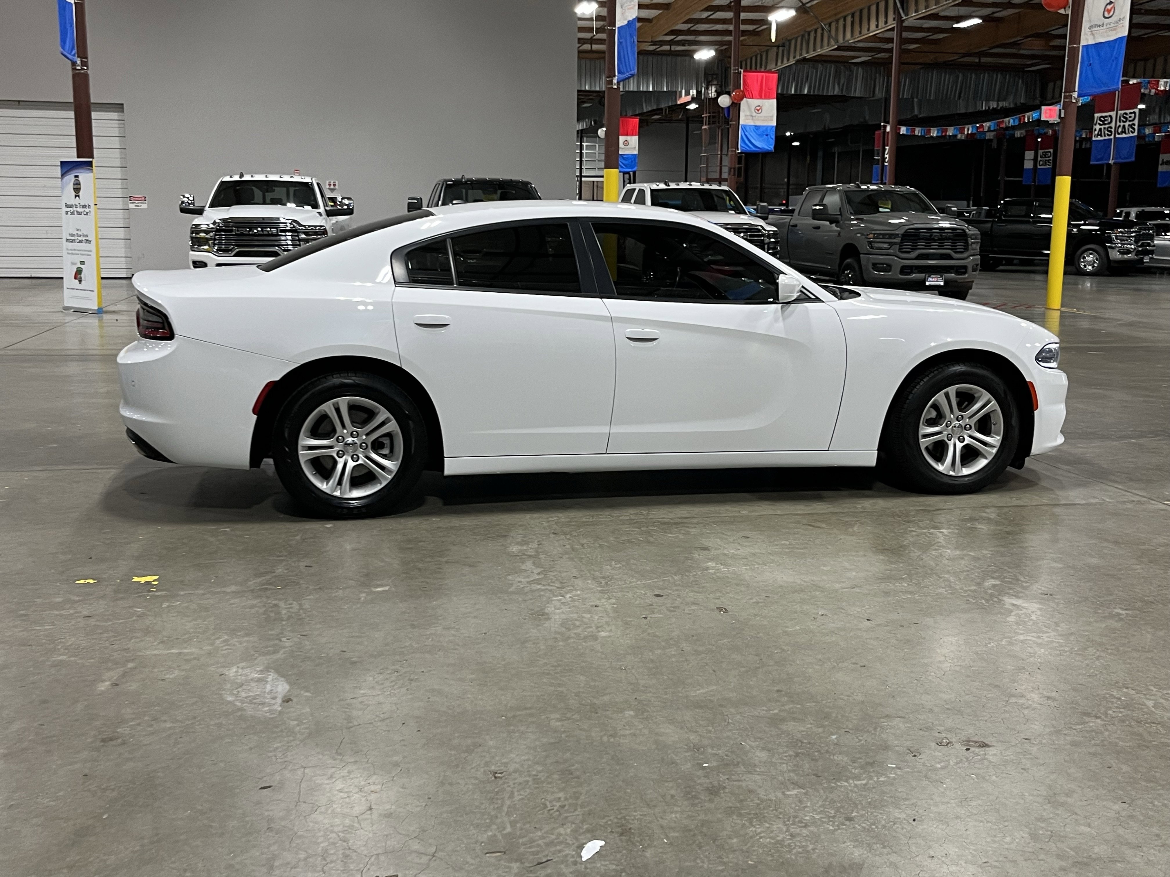 Used 2022 Dodge Charger SXT image 6