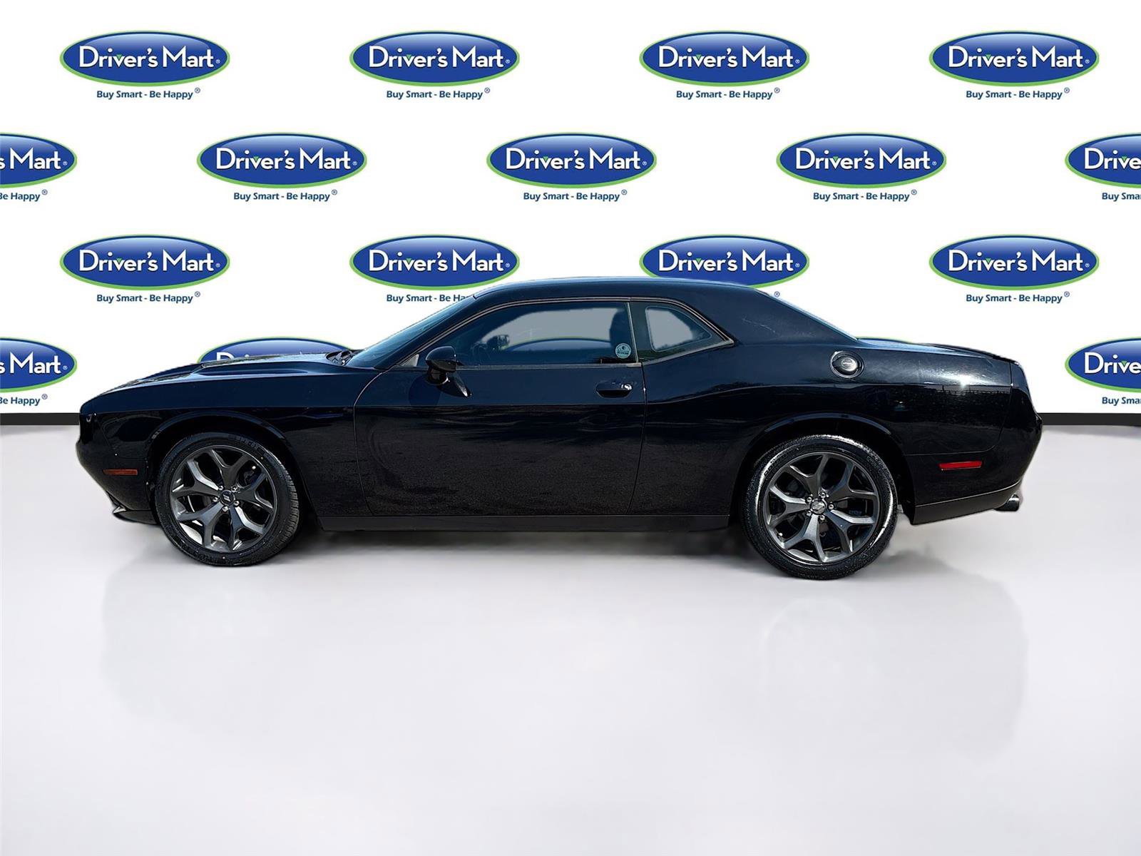 Used 2020 Dodge Challenger SXT w/ Blacktop Package image 4