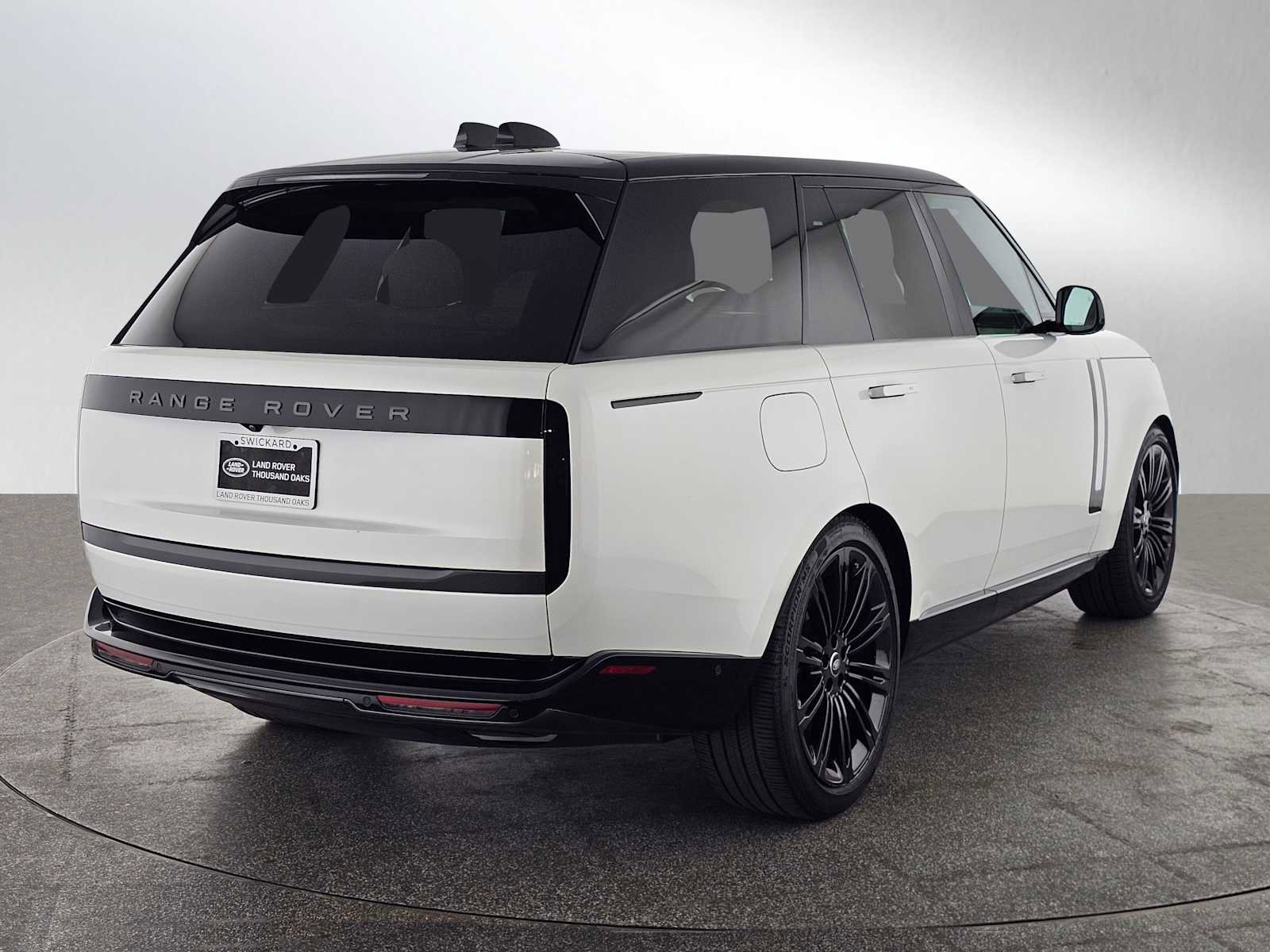 Used 2025 Land Rover Range Rover SE AWD/4WD image 5