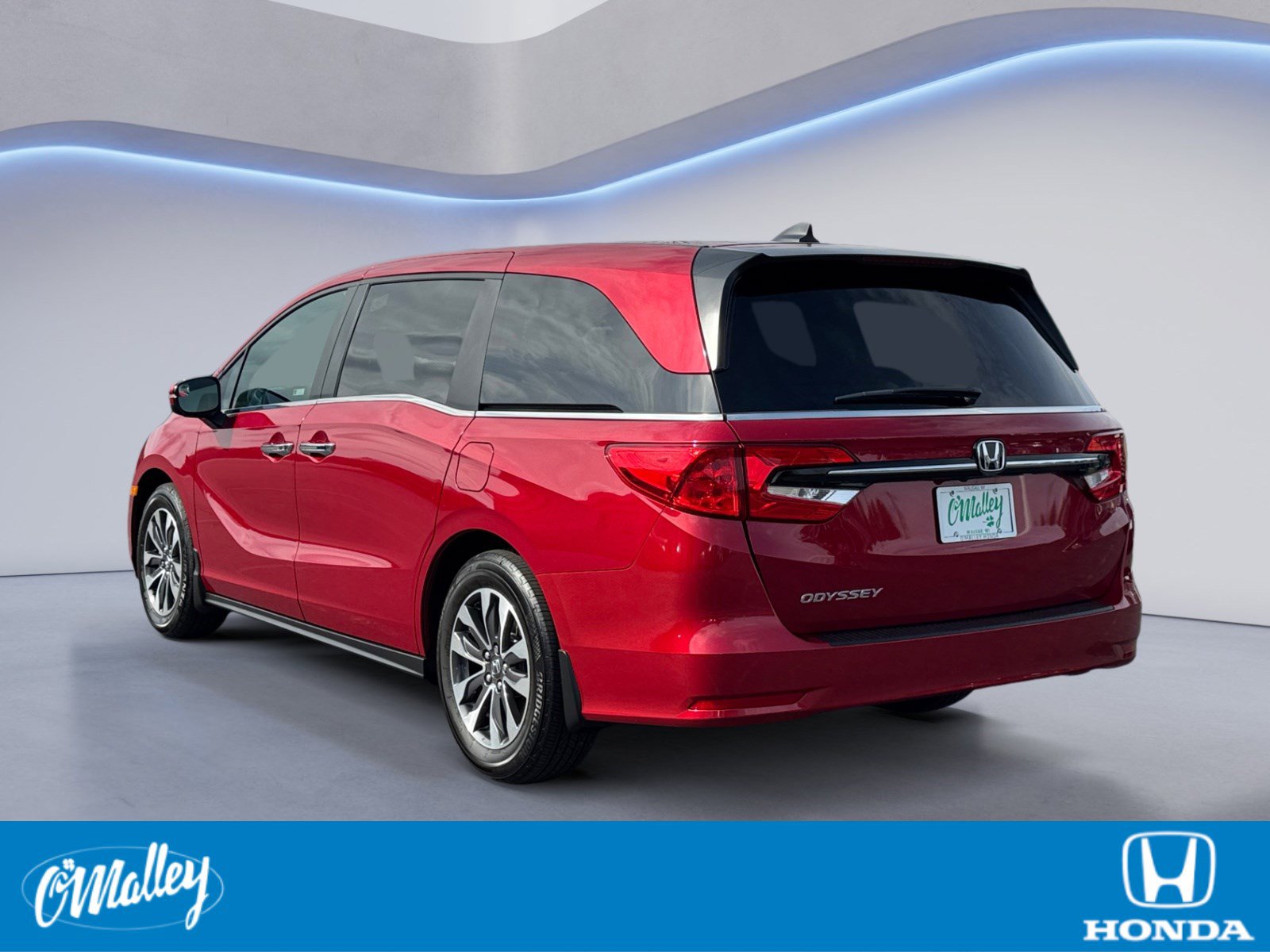 Certified 2024 Honda Odyssey EX-L image 3