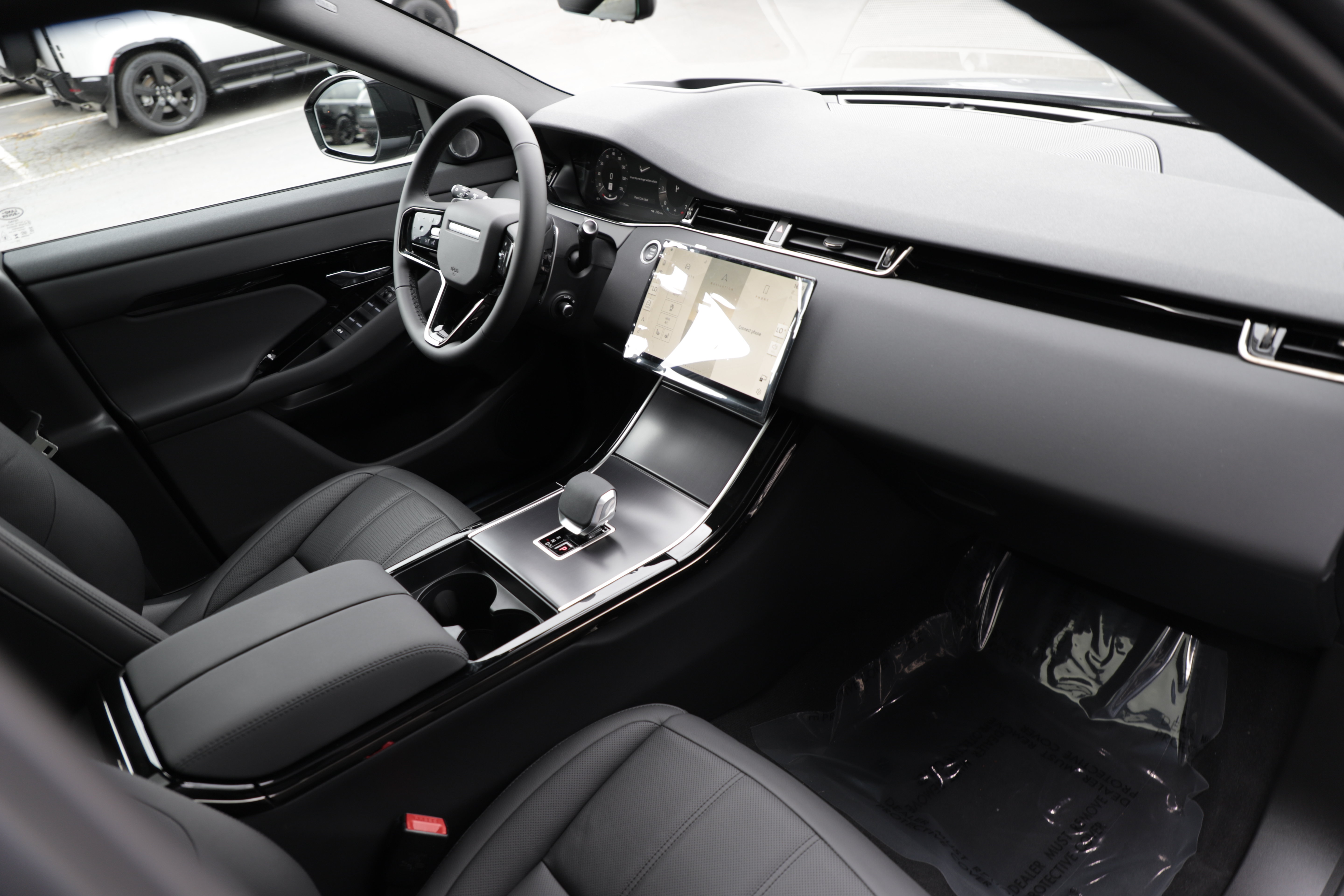 New 2026 Land Rover Range Rover Evoque Dynamic SE AWD/4WD image 13