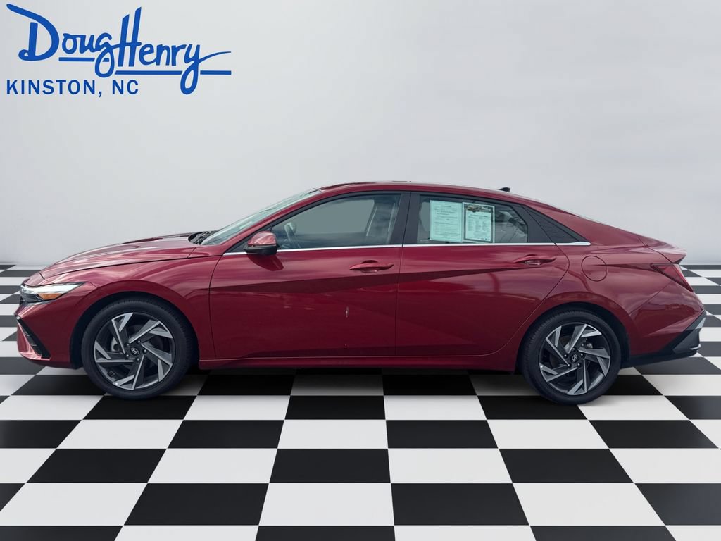 Used 2024 Hyundai Elantra Limited FWD image 2