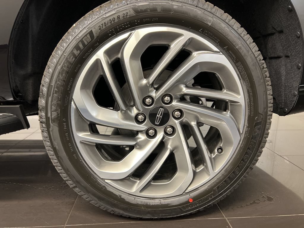 Used 2026 Lincoln Navigator L Premier AWD/4WD image 7