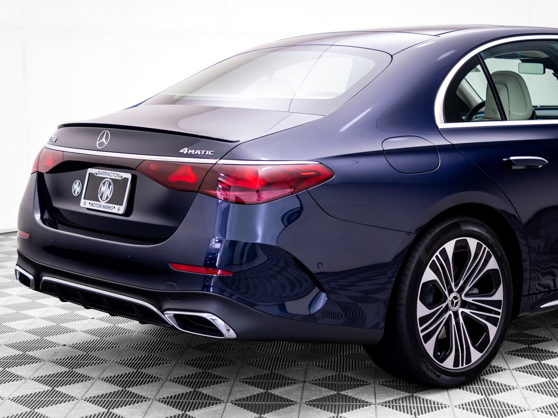 New 2026 Mercedes-Benz E 350 4MATIC Sedan image 39