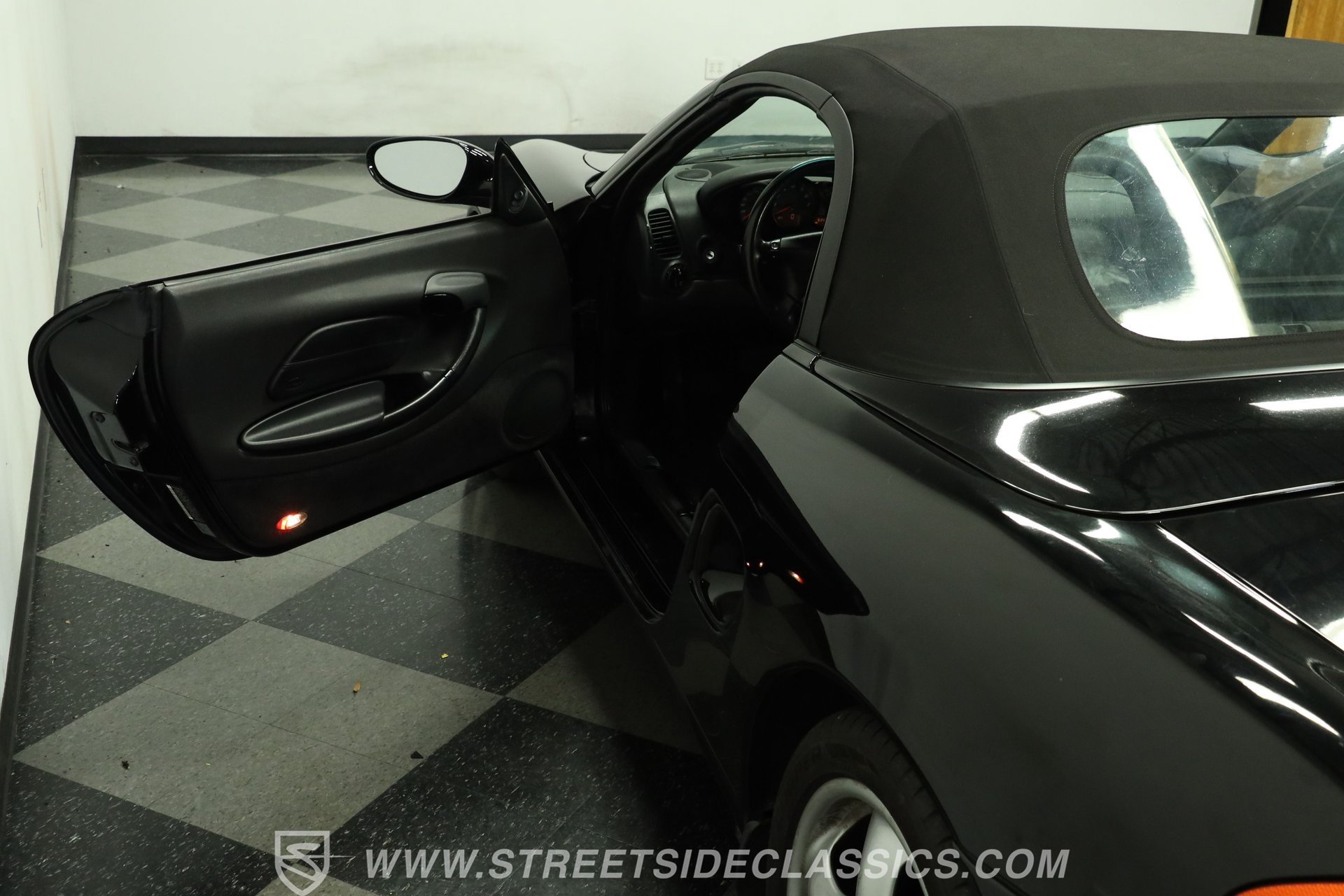 Used 1999 Porsche Boxster RWD image 33