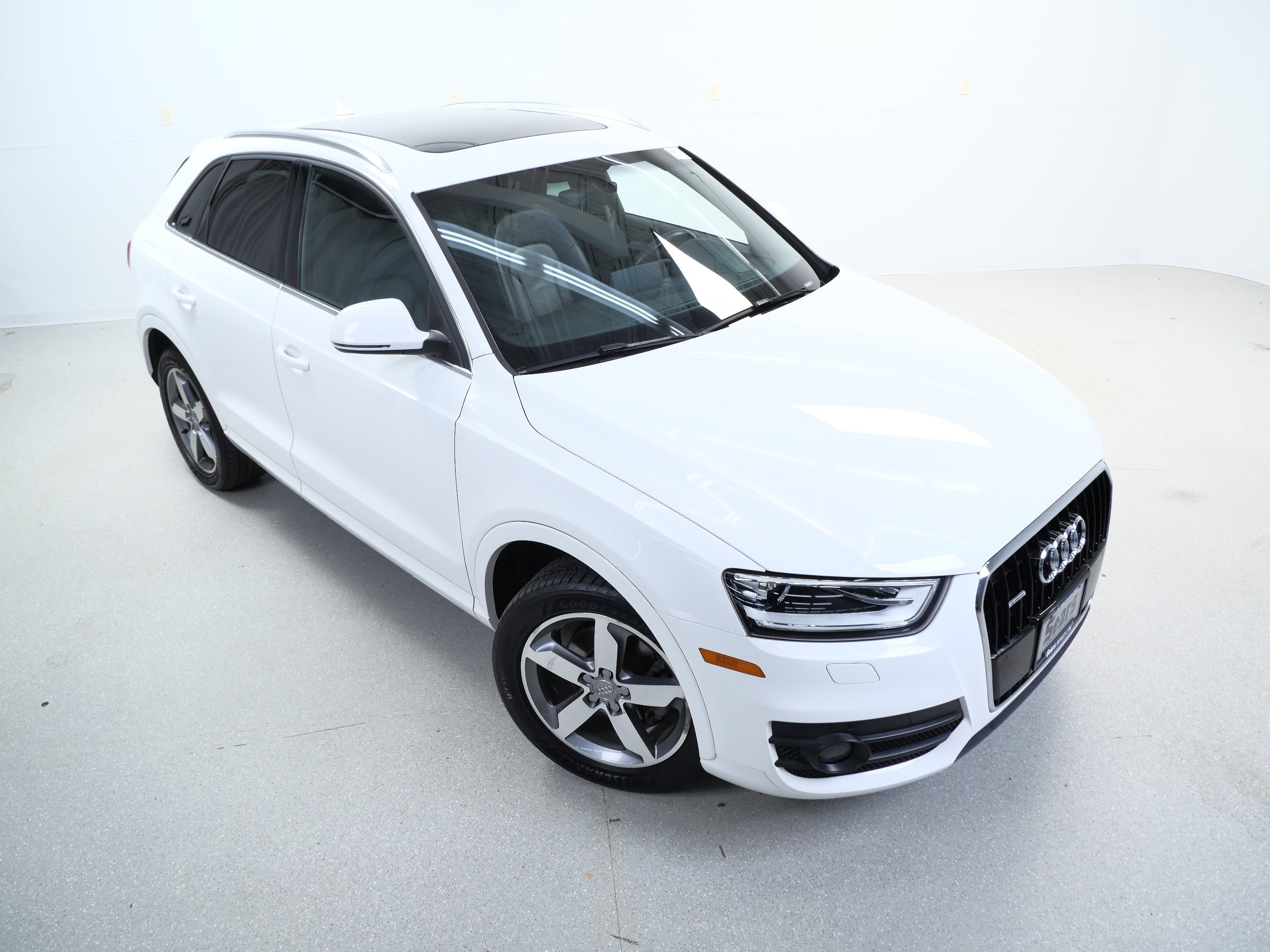 Used 2015 Audi Q3 2.0T Premium Plus AWD/4WD image 4