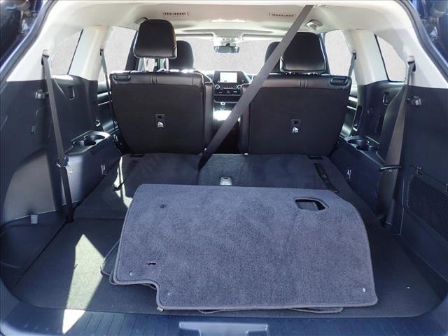 Used 2023 Toyota Highlander XLE FWD image 8