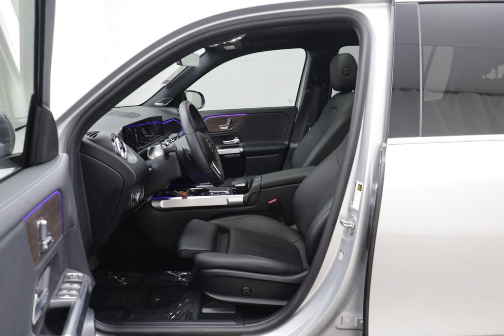 Used 2023 Mercedes-Benz EQB 300 4MATIC w/ Pinnacle Package image 5