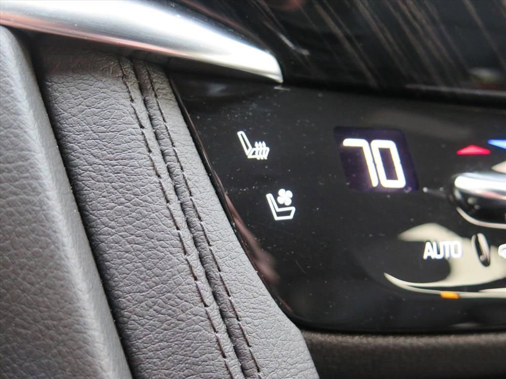 Used 2024 Cadillac XT6 Premium Luxury w/ Technology Package image 16