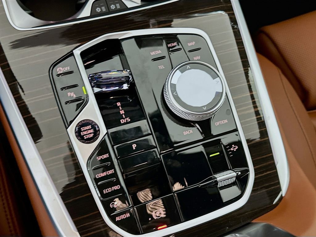 New 2026 BMW X7 M60i w/ Executive Package image 15