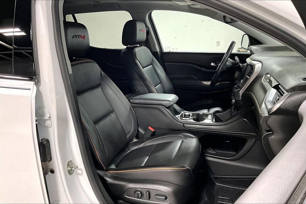 Used 2022 GMC Acadia AT4 w/ Technology Package image 10
