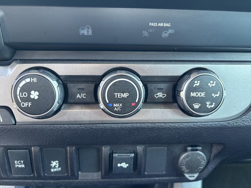 Used 2022 Toyota Tacoma SR w/ SX Package AWD/4WD image 22