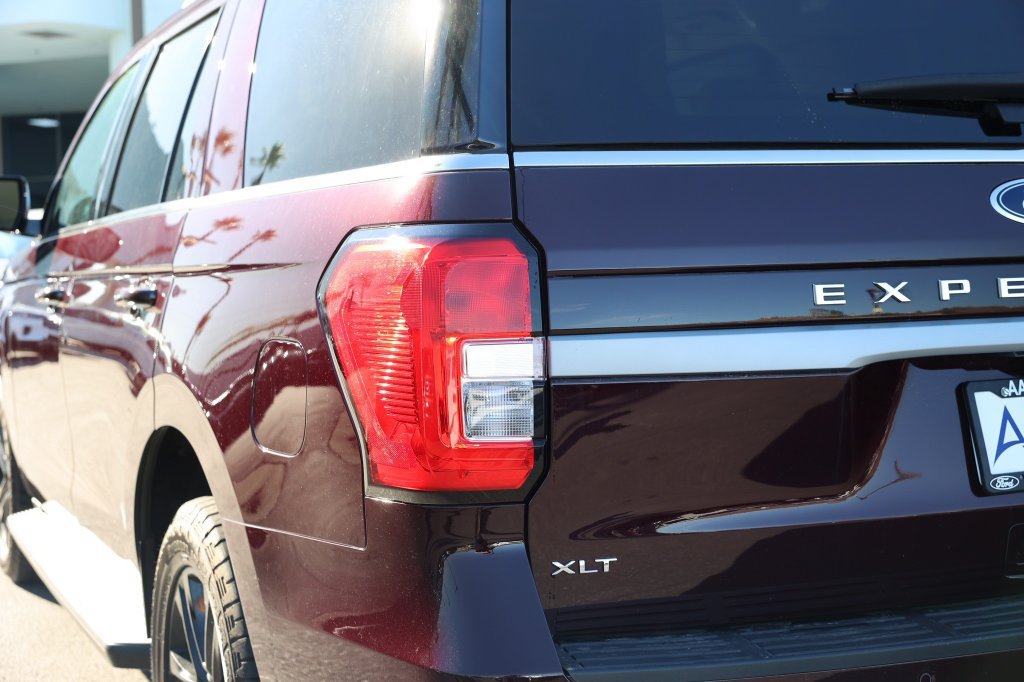 Used 2024 Ford Expedition XLT RWD image 16