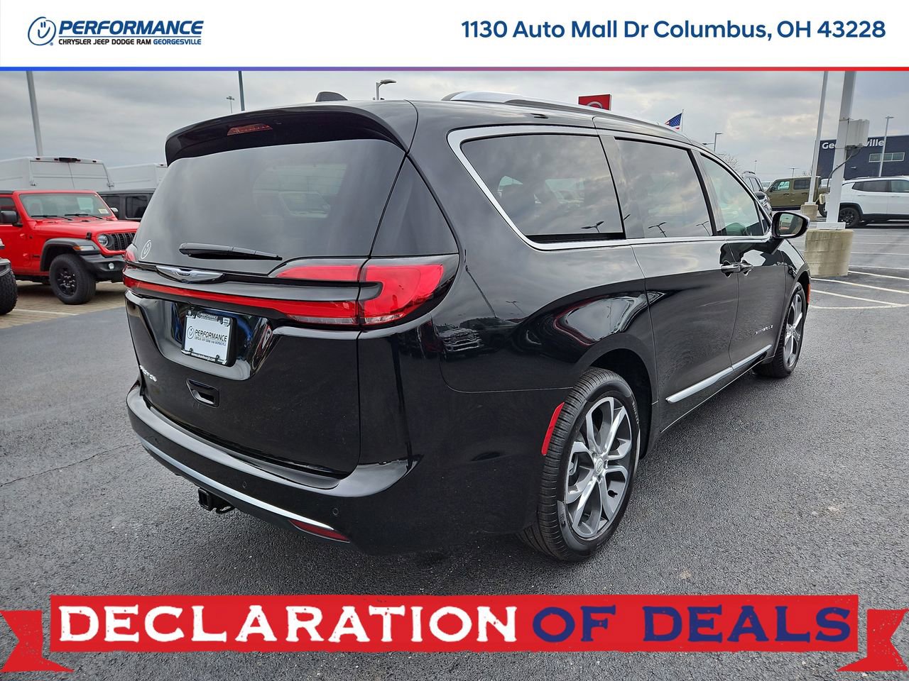 New 2026 Chrysler Pacifica Pinnacle w/ Trailer Tow Group FWD image 7