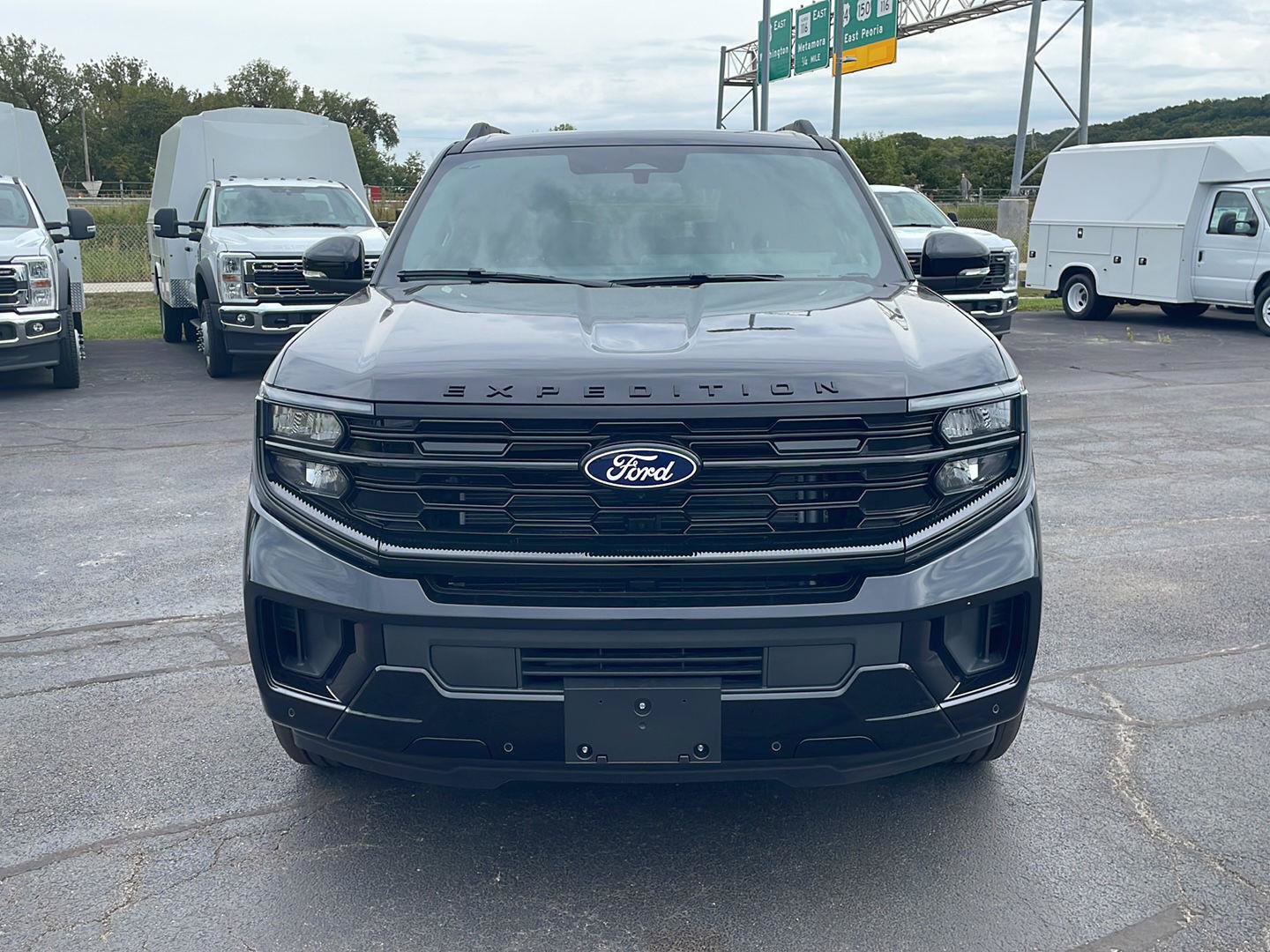 New 2027 Ford Expedition Platinum w/ Stealth Performance Package AWD/4WD image 8