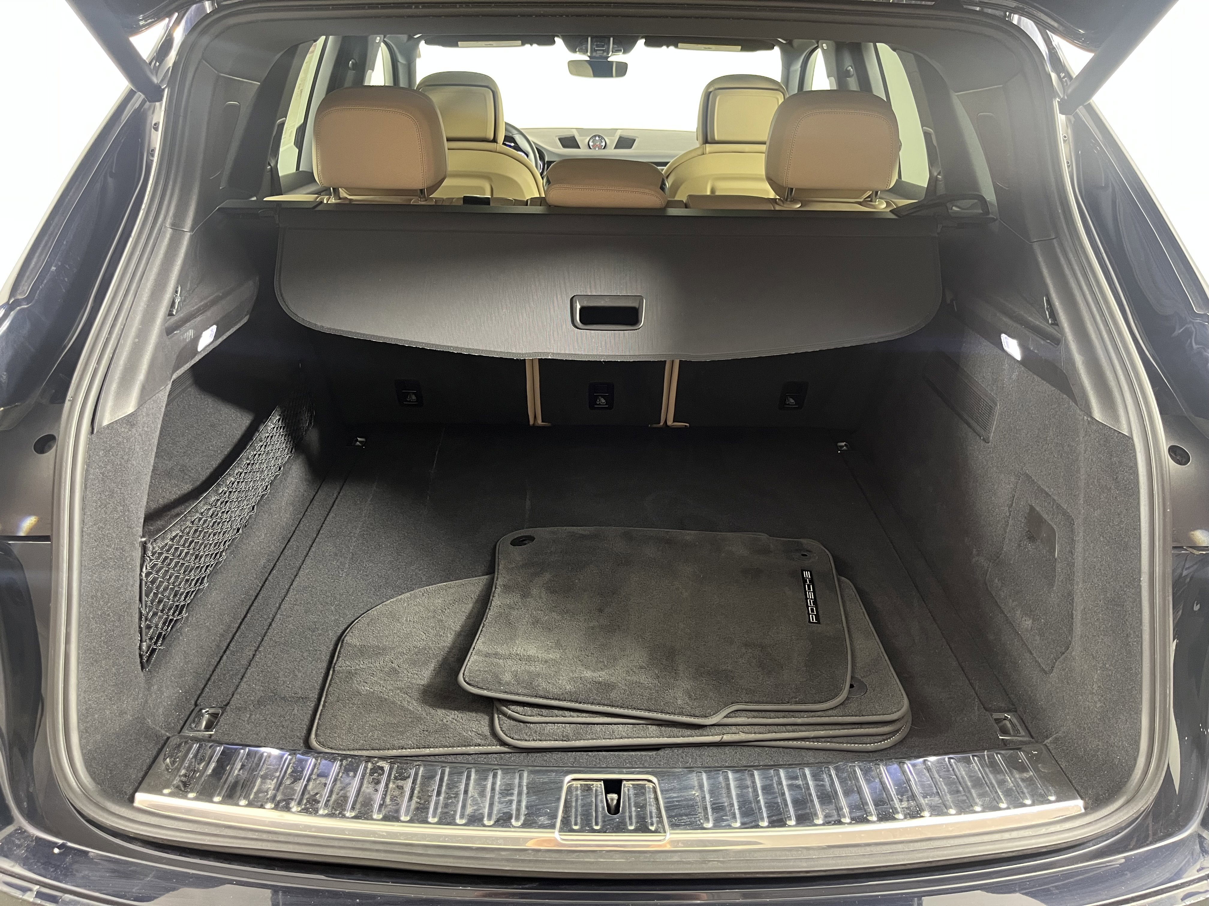 Used 2023 Porsche Cayenne image 28