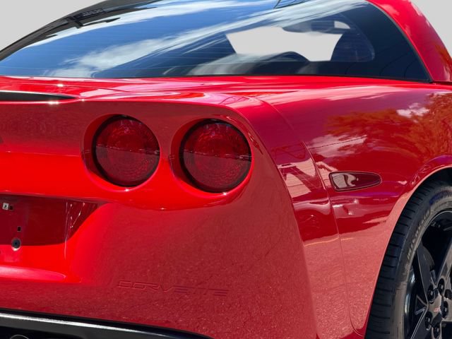 Used 2005 Chevrolet Corvette Coupe w/ Preferred Equipment Group RWD image 11