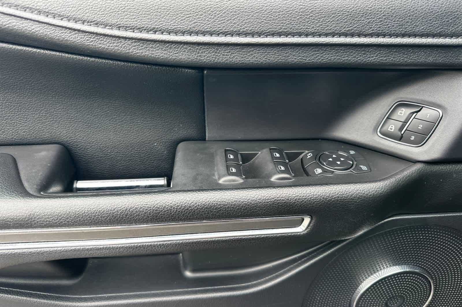 Used 2019 Ford Expedition XLT w/ Equipment Group 202A image 12