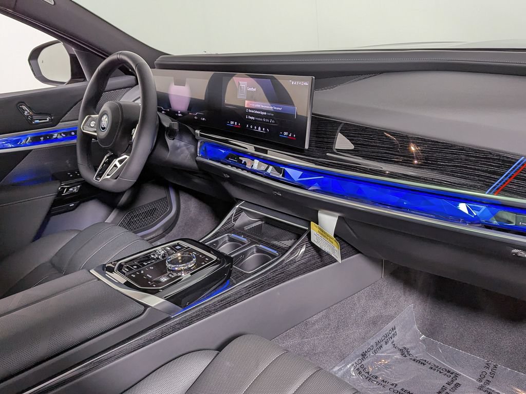 Used 2026 BMW i7 xDrive60 AWD/4WD image 39